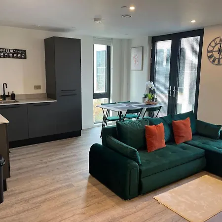 Superb Modern Flat With Free Parking, Gym And Minster Views דירה *