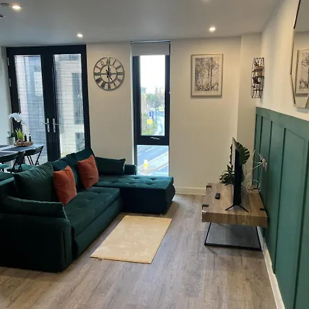 Superb Modern Flat With Free Parking, Gym And Minster Views יורק