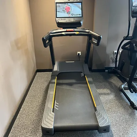 Superb Modern Flat With Free Parking, Gym And Minster Views דירה