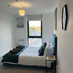 Διαμέρισμα Superb New Build Centre Flat And Gym *